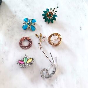 80s Grannycore Feminine Lot of Brooches